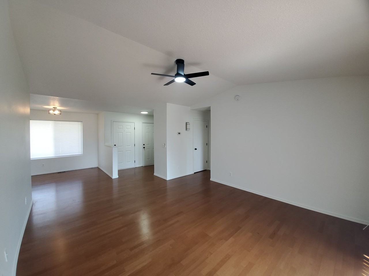 1332 W Starling Ave - Photo 3 of 19