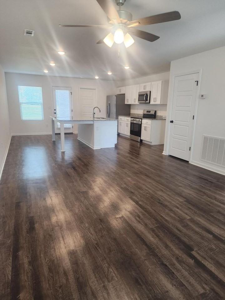 1337 Foundry Dr - Photo 2 of 20