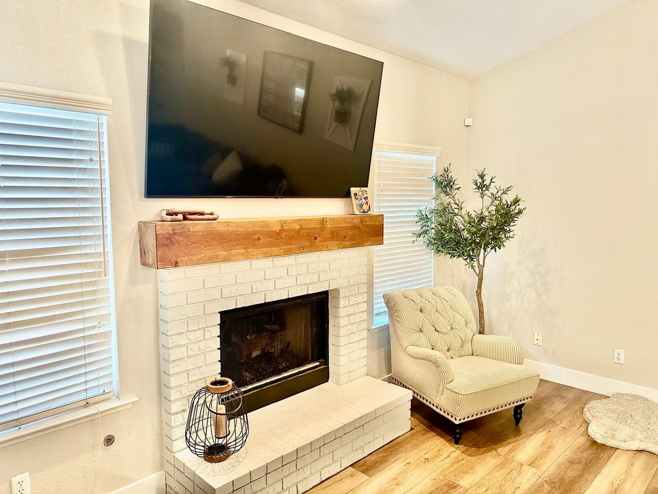 2629 E Goshen Ave - Photo 7 of 36