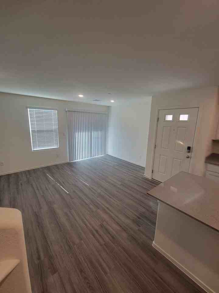 9931 Apricot Hills St - Photo 5 of 17