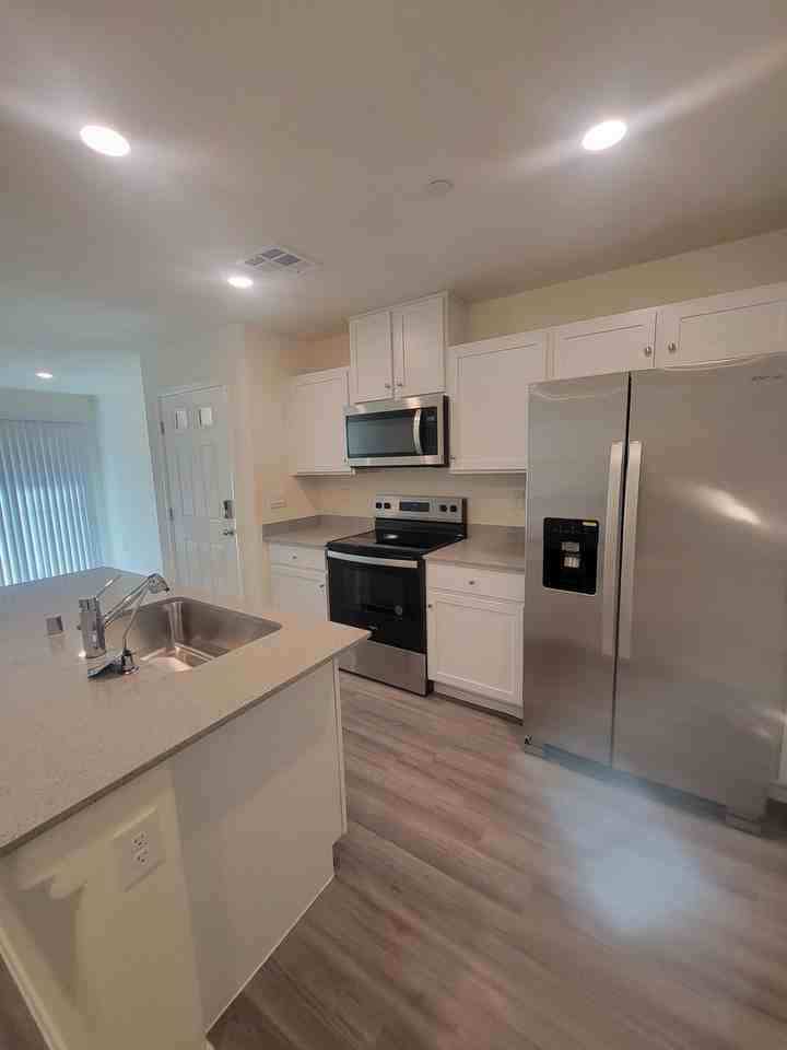 9931 Apricot Hills St - Photo 6 of 17