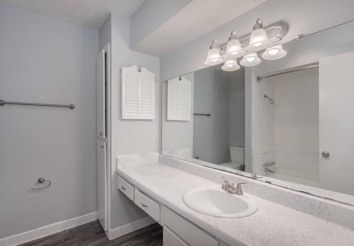 805 Central Dr - Photo 6 of 24