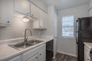 featured image of 805 Central Dr