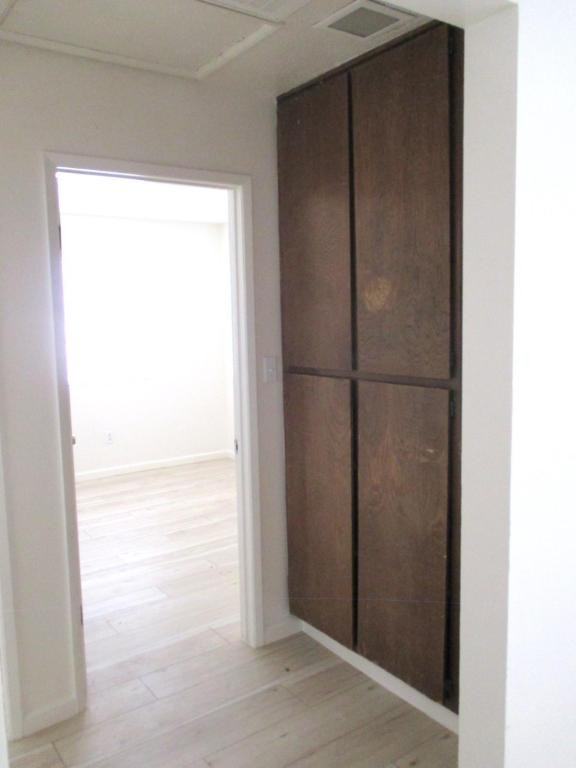 637 S Jordan Ave - Photo 6 of 10