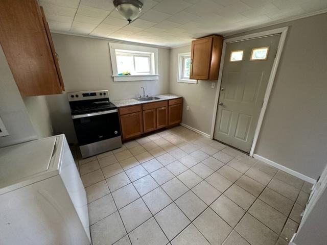 8 Jackson St - Photo 2 of 16