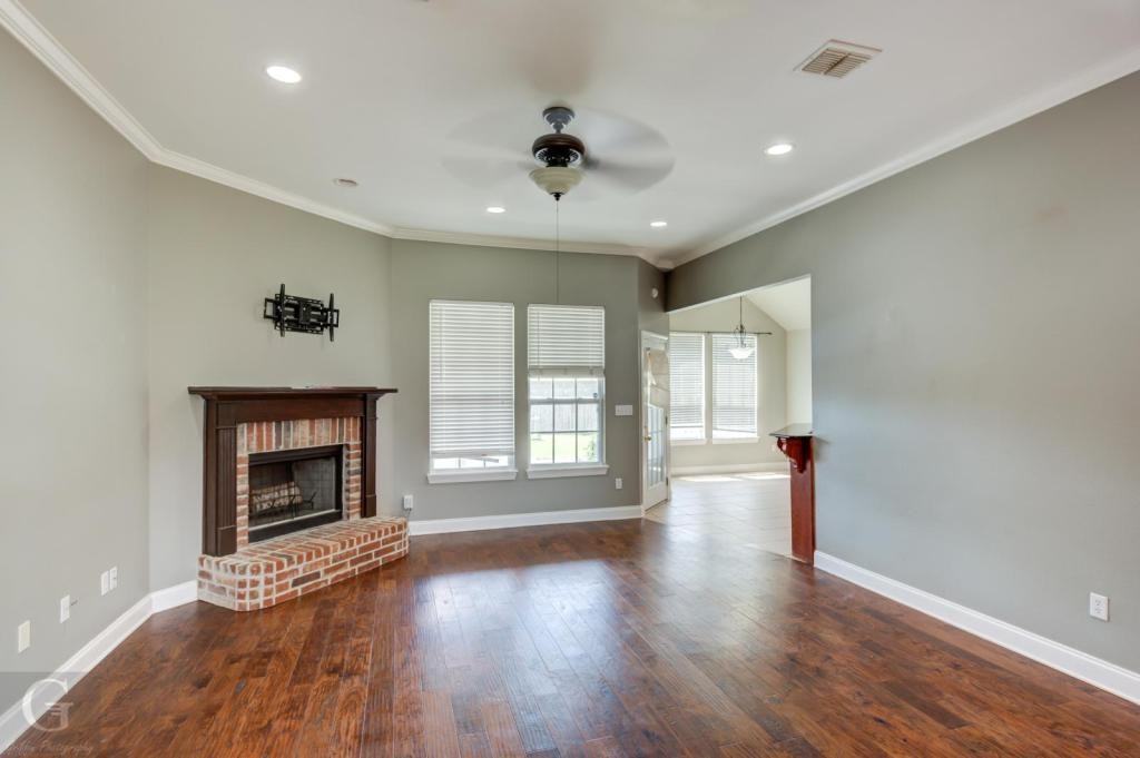 3910 Le Brooke Ln - Photo 6 of 22