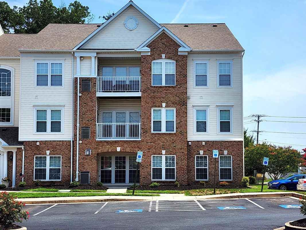 1122 Spalding Dr Unit D - Photo 2 of 11