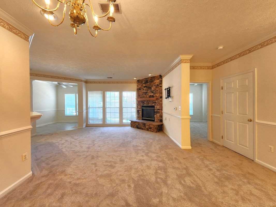 1122 Spalding Dr Unit D - Photo 3 of 11