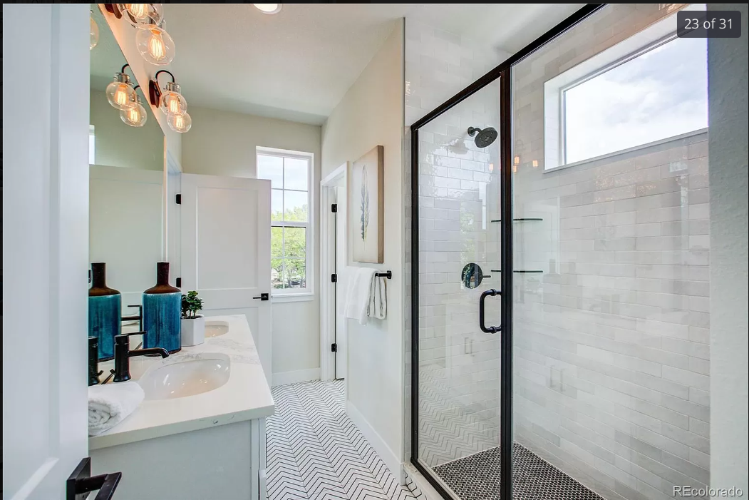 1999 S Lincoln St #1 - Photo 3 of 18