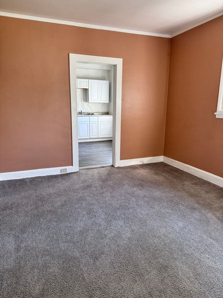 E. 174th St 1550 - Photo 3 of 6