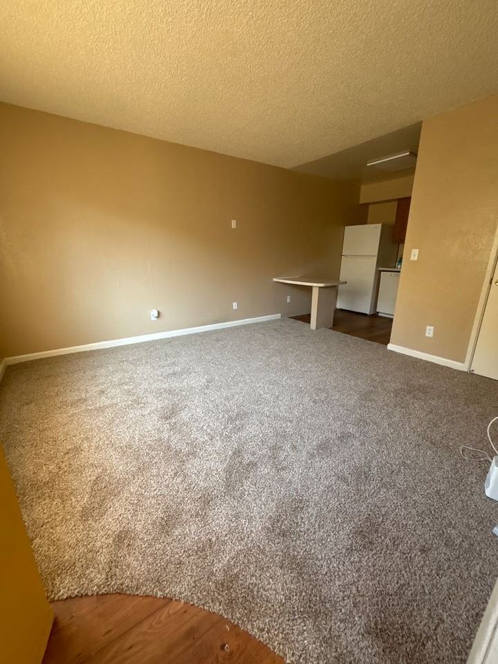 One Month Free !!!! - Photo 2 of 11