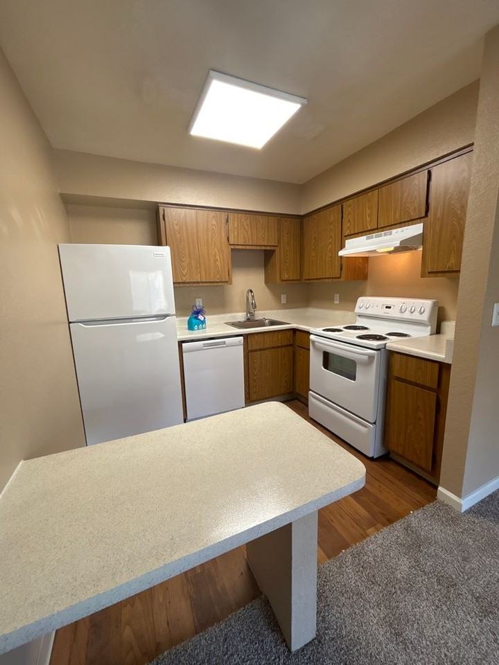 One Month Free !!!! - Photo 3 of 11