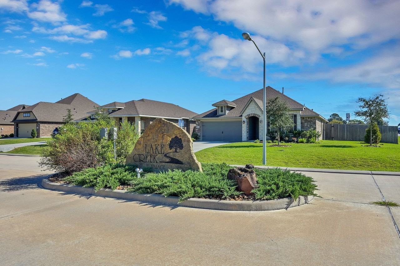 243 Racetrack Ln - Photo 2 of 45