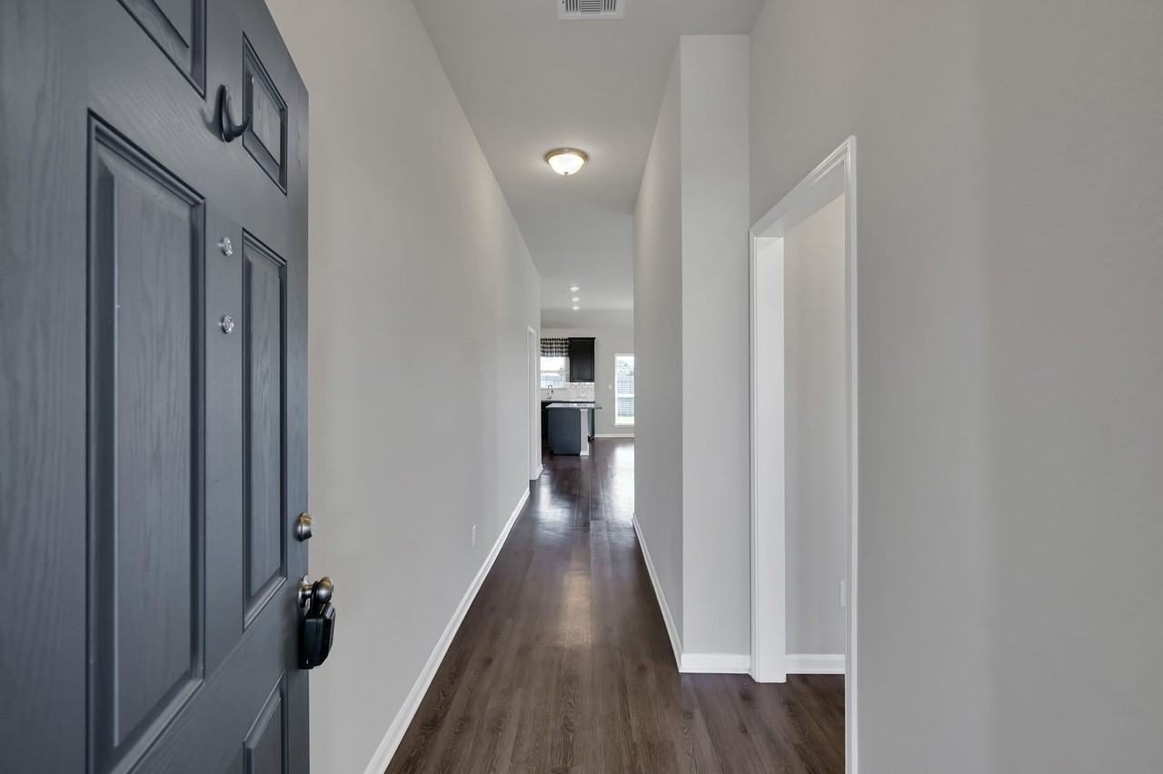 243 Racetrack Ln - Photo 6 of 45