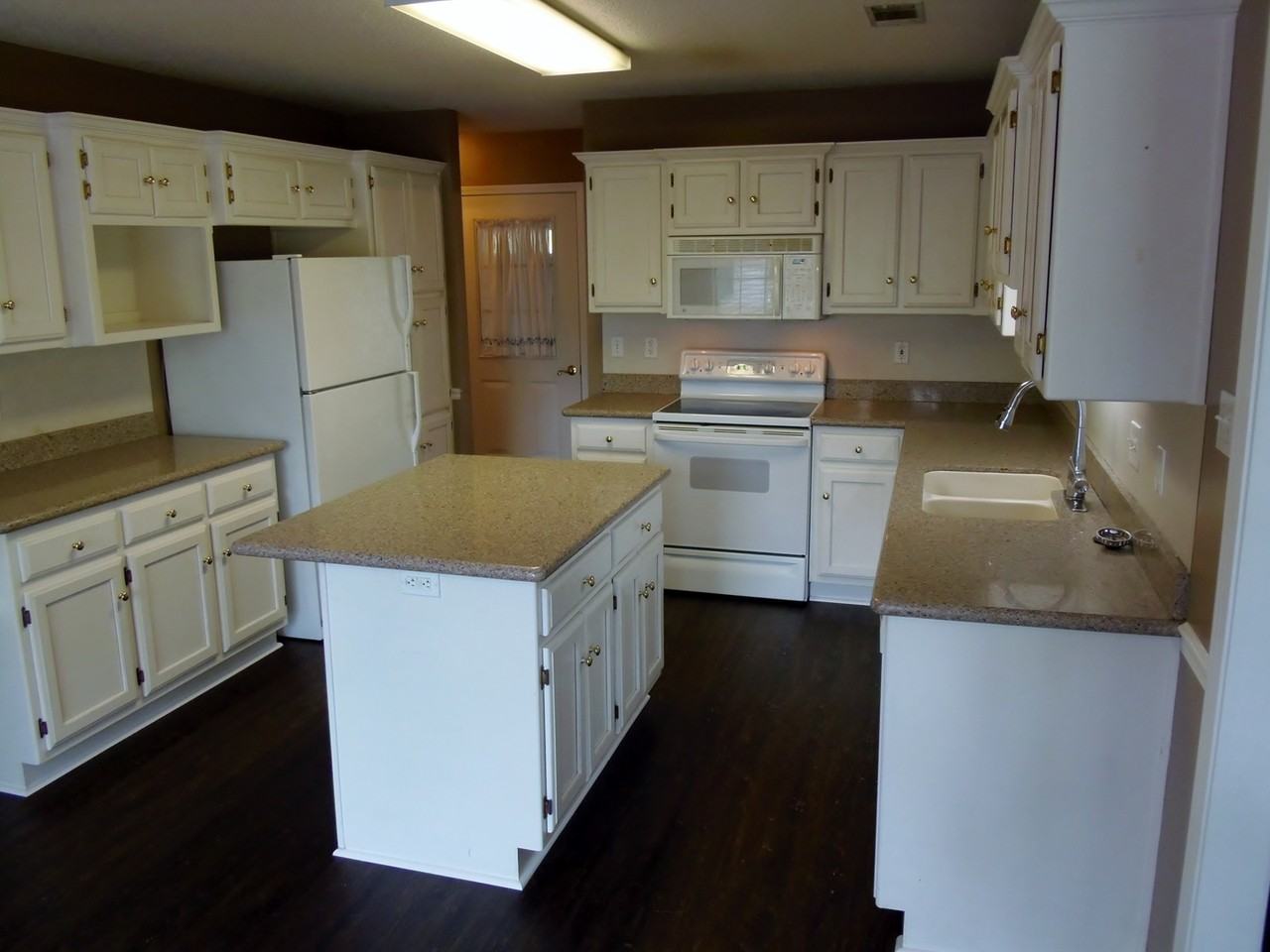 4073 Willow Glen Cir - Photo 6 of 20