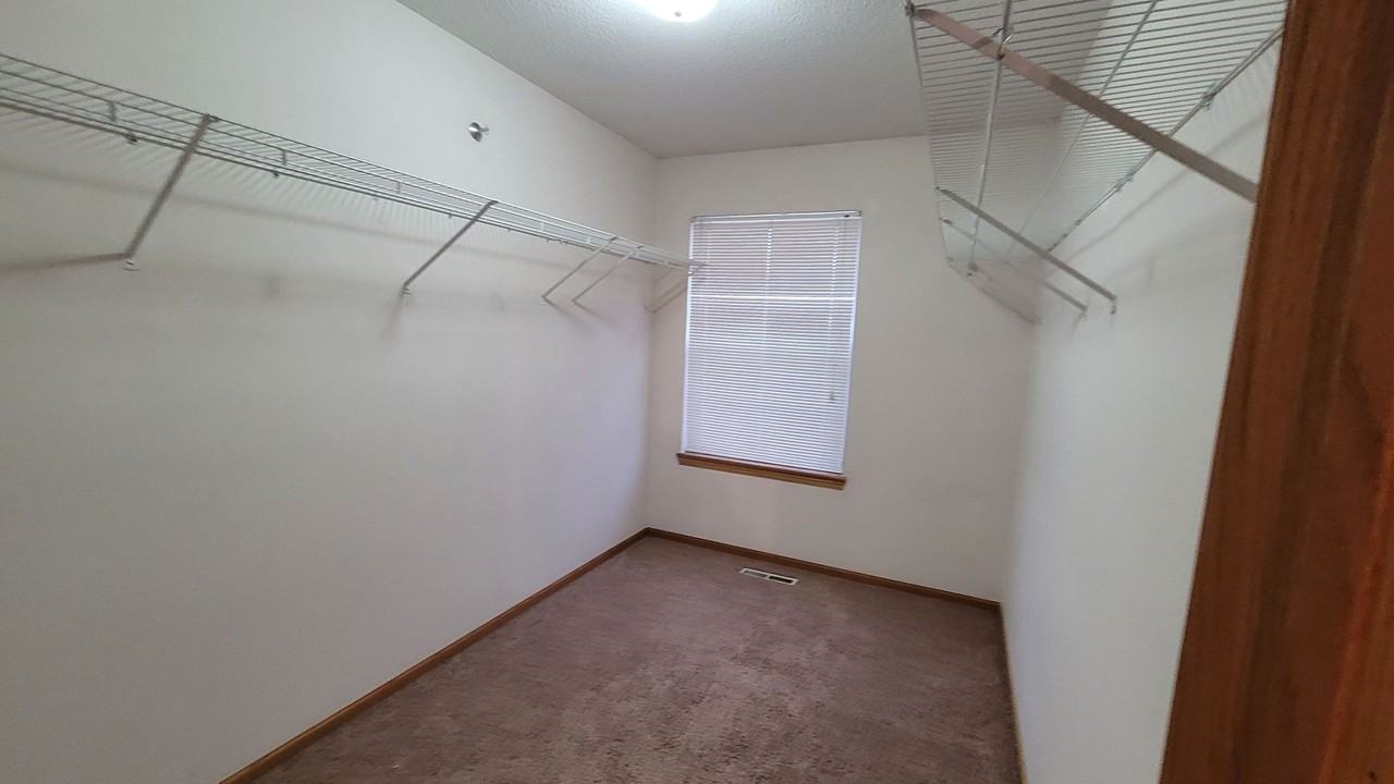 1427 34th St Se - Photo 6 of 15