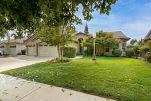 featured image of 3211 W Delaware Ct