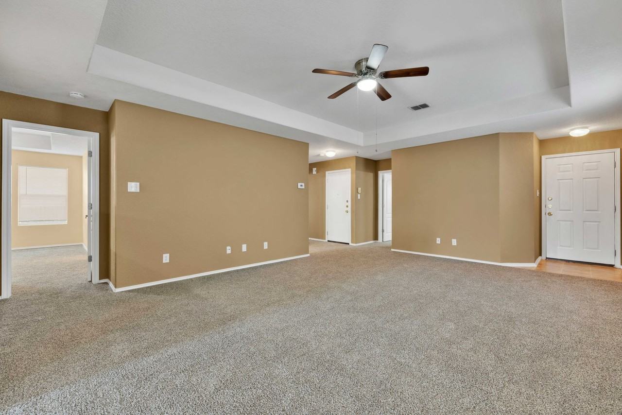 8811 Laguna Fls - Photo 5 of 21