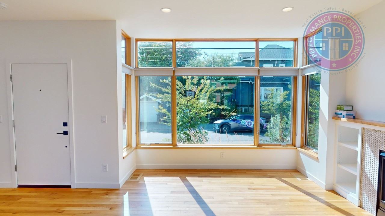 1014 Se 42nd Ave - Photo 4 of 26