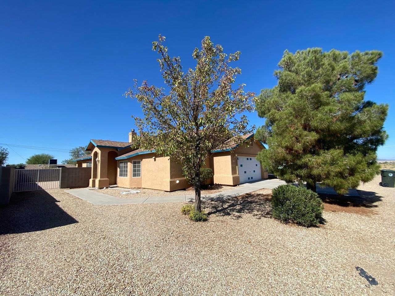 2855 N Central St - Photo 2 of 8