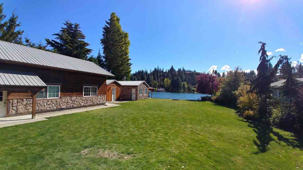 1390 Twin Lakes Rd - Photo 2 of 50
