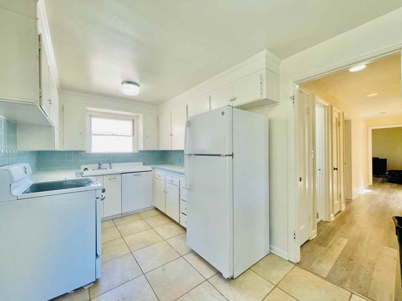 3233 Conkling Pl W - Photo 3 of 16