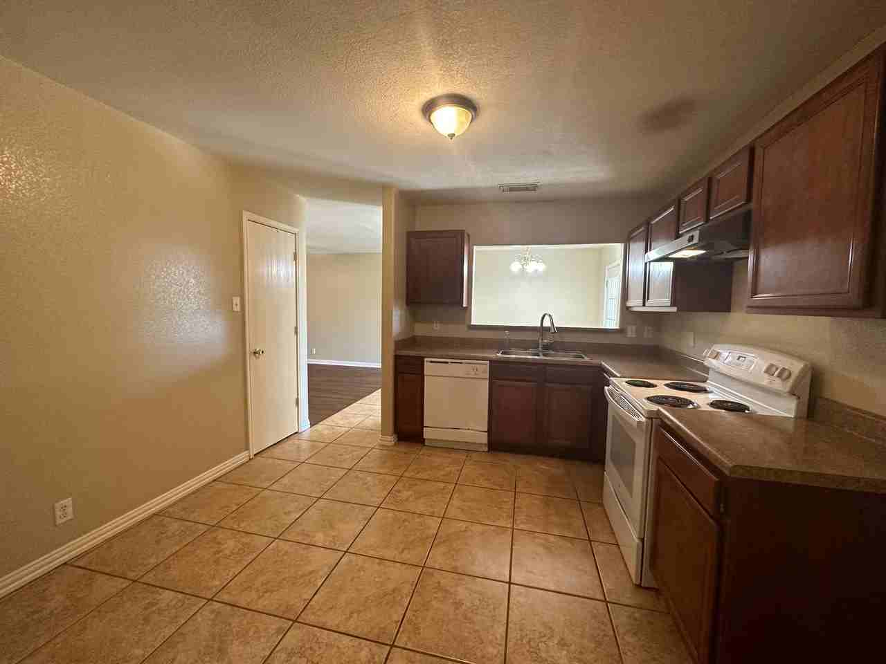 8411 Jaclyn Park - Photo 2 of 36