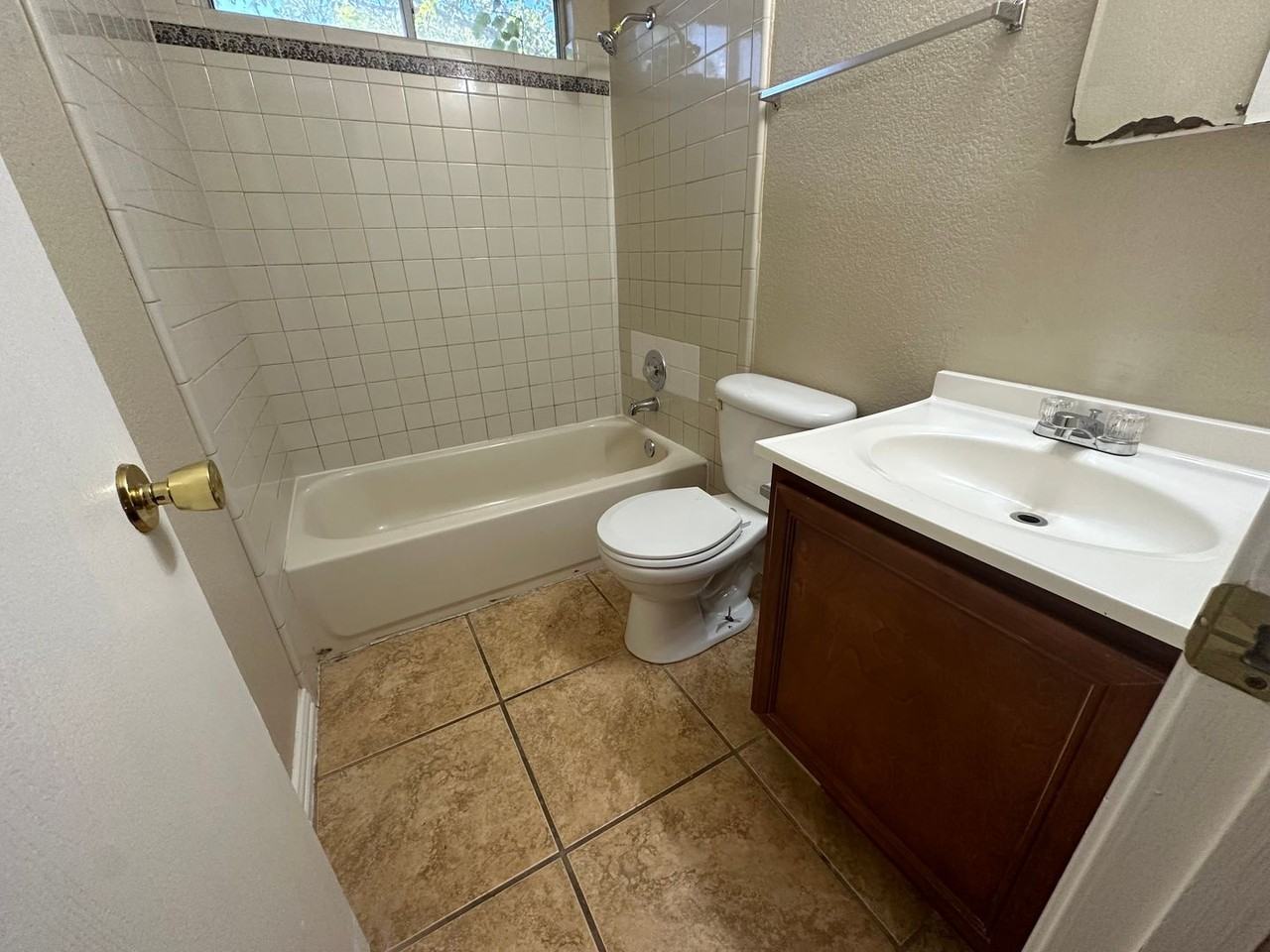 8411 Jaclyn Park - Photo 6 of 36