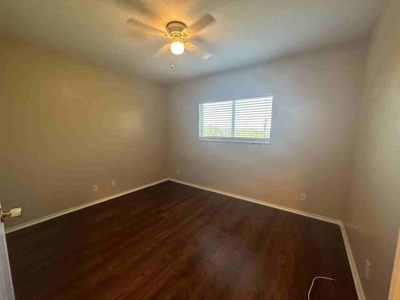 8411 Jaclyn Park - Photo 7 of 36