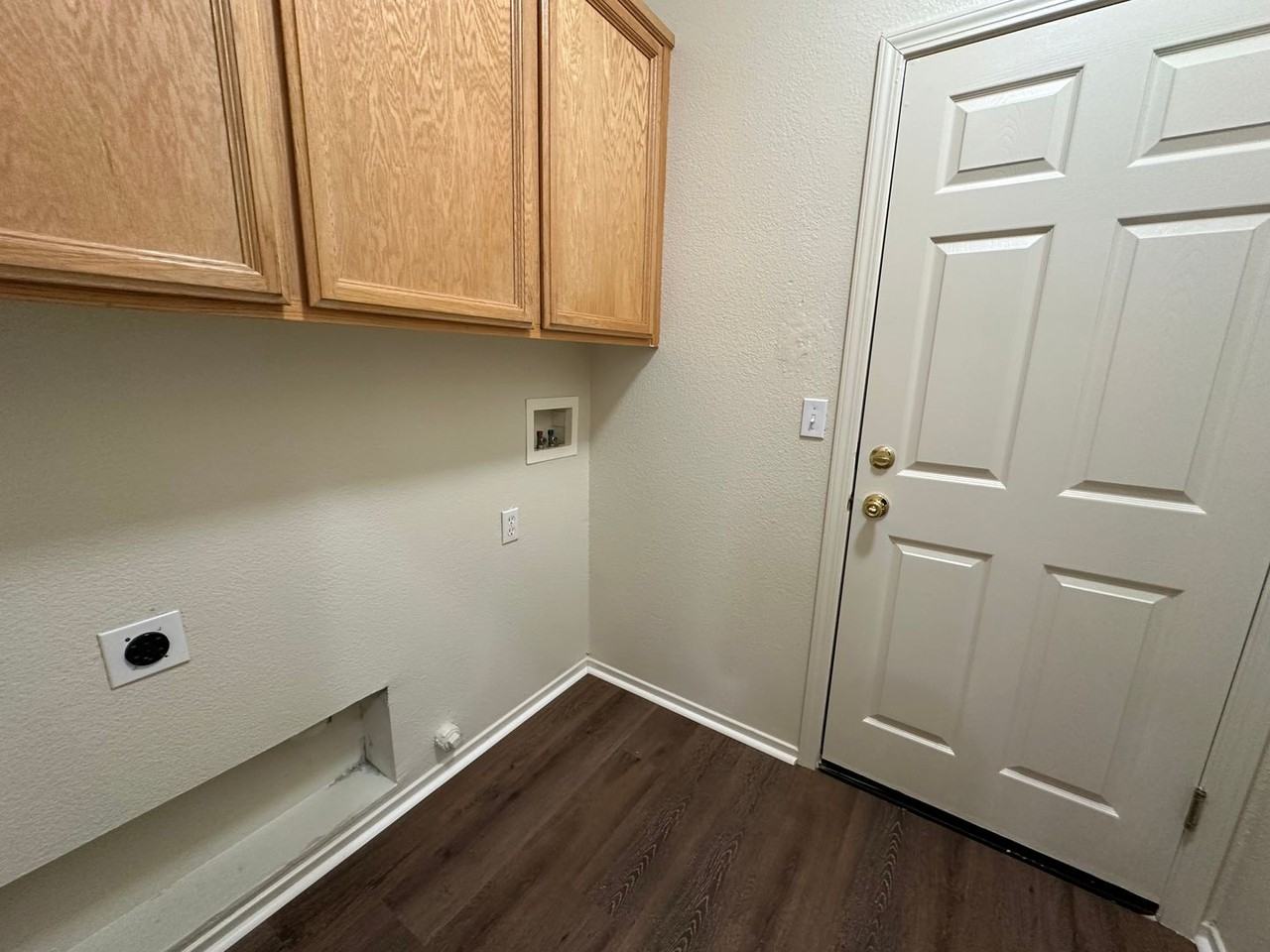3090 Lanai Ct - Photo 6 of 13