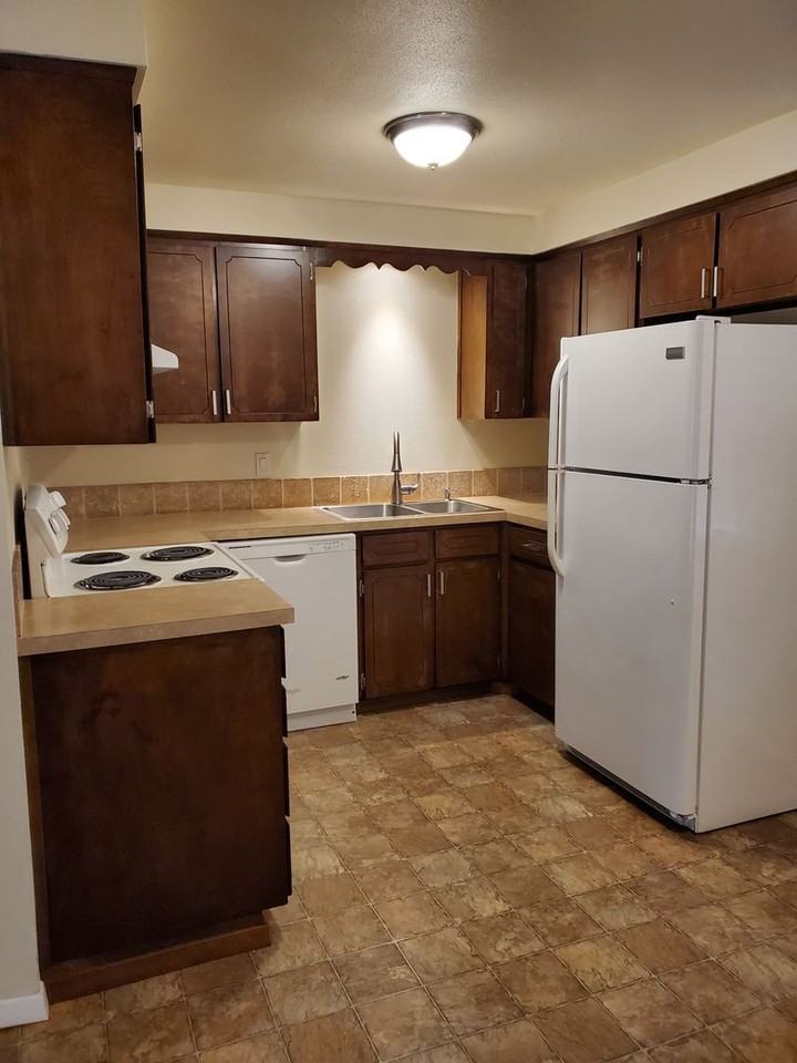 3130 Brittany Dr - Photo 3 of 25