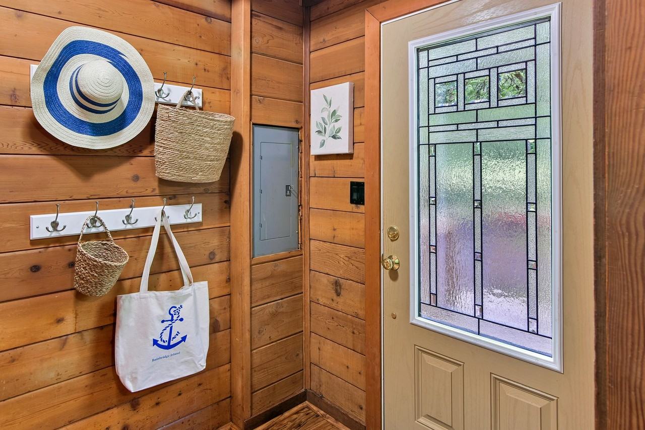 6037 Rose Loop Ne - Photo 3 of 48