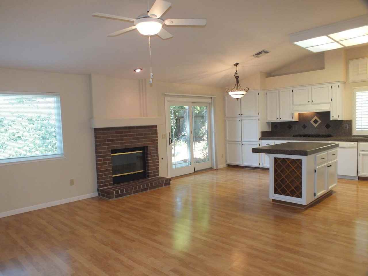 111 Hopfield Dr - Photo 3 of 16