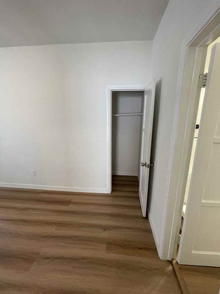 1095 Saint Louis Ave #K - Photo 7 of 8