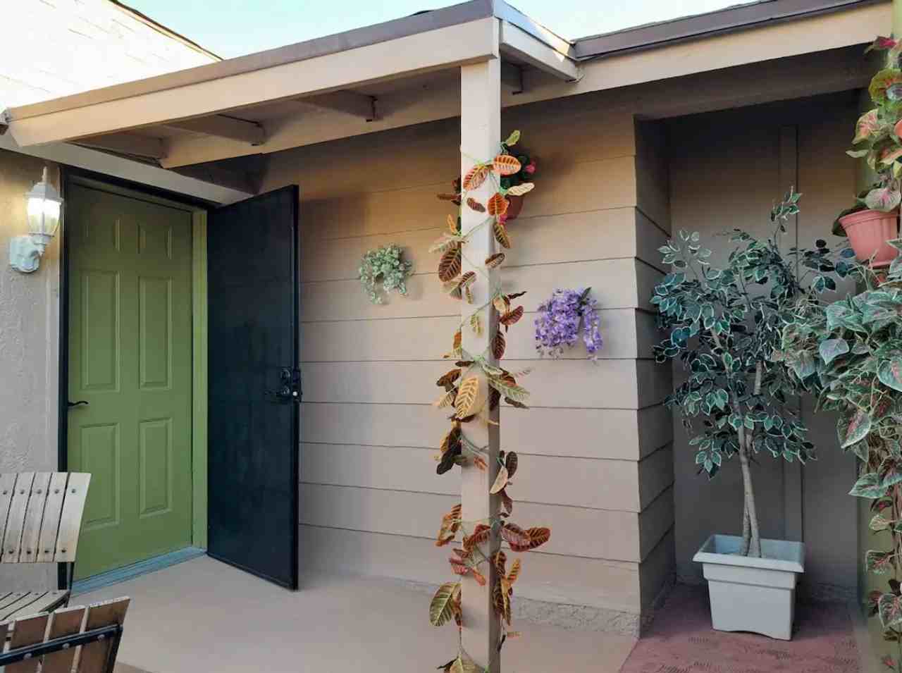 8247 Redwood Blvd - Photo 4 of 18