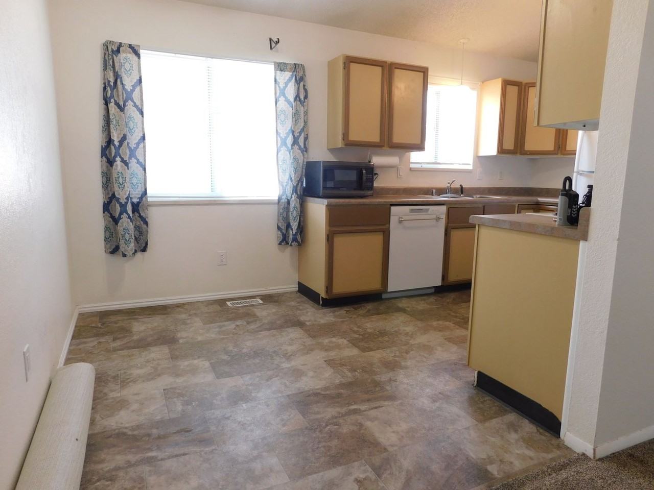2776 Grant Ct - Photo 6 of 21