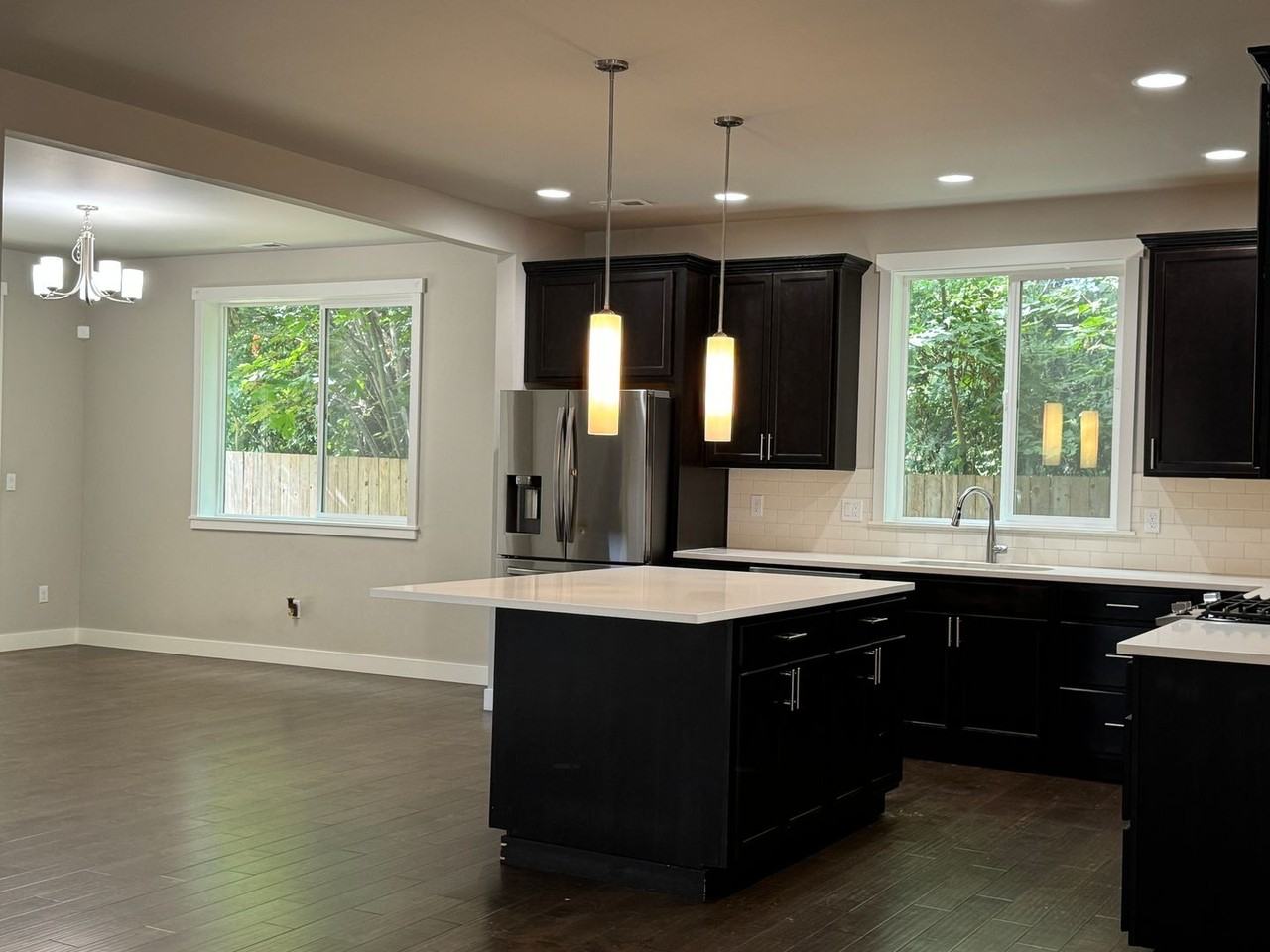 1134 Ne Sockeye Ct - Photo 5 of 31