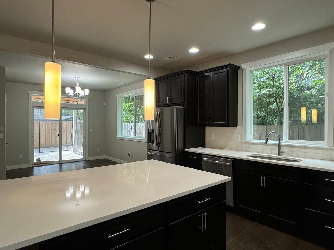 1134 Ne Sockeye Ct - Photo 7 of 31