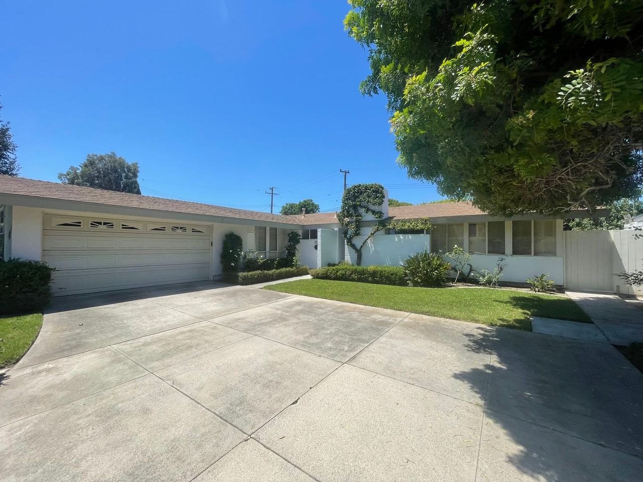 2931 Salmon Dr - Photo 2 of 50