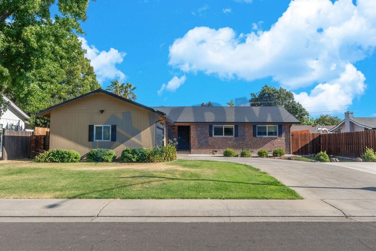 1620 Stanton Way - Photo 2 of 32