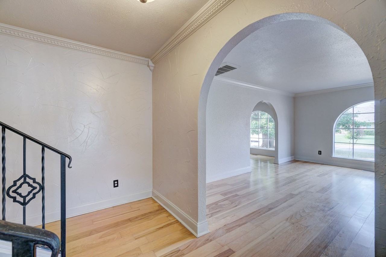 4724 Nw 76th St - Photo 4 of 32