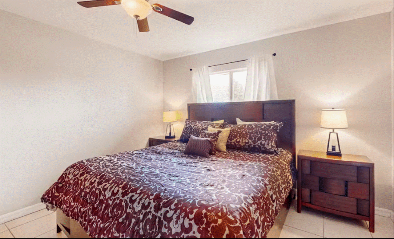 841 Sw 16th Ter - Photo 3 of 11