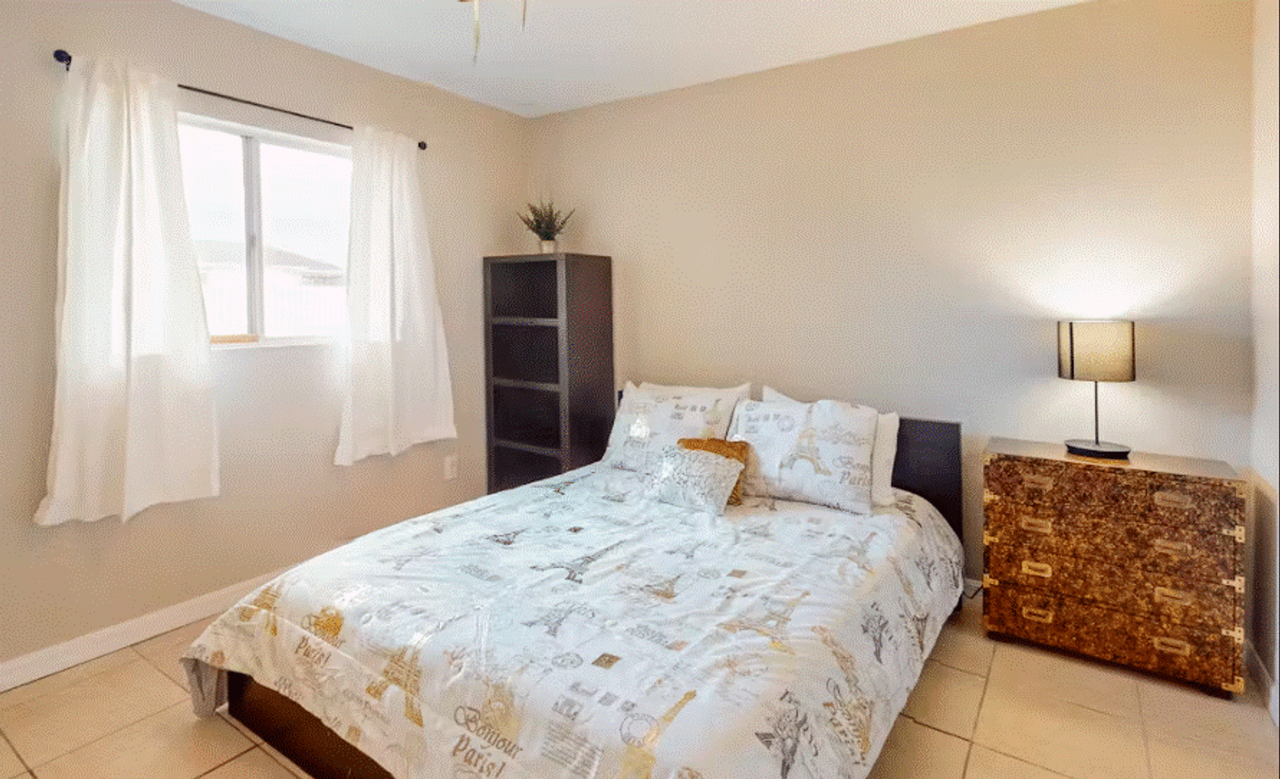 841 Sw 16th Ter - Photo 5 of 11