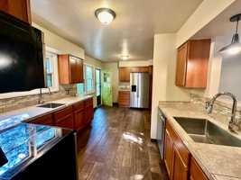 featured image of 2039 Manzanita St