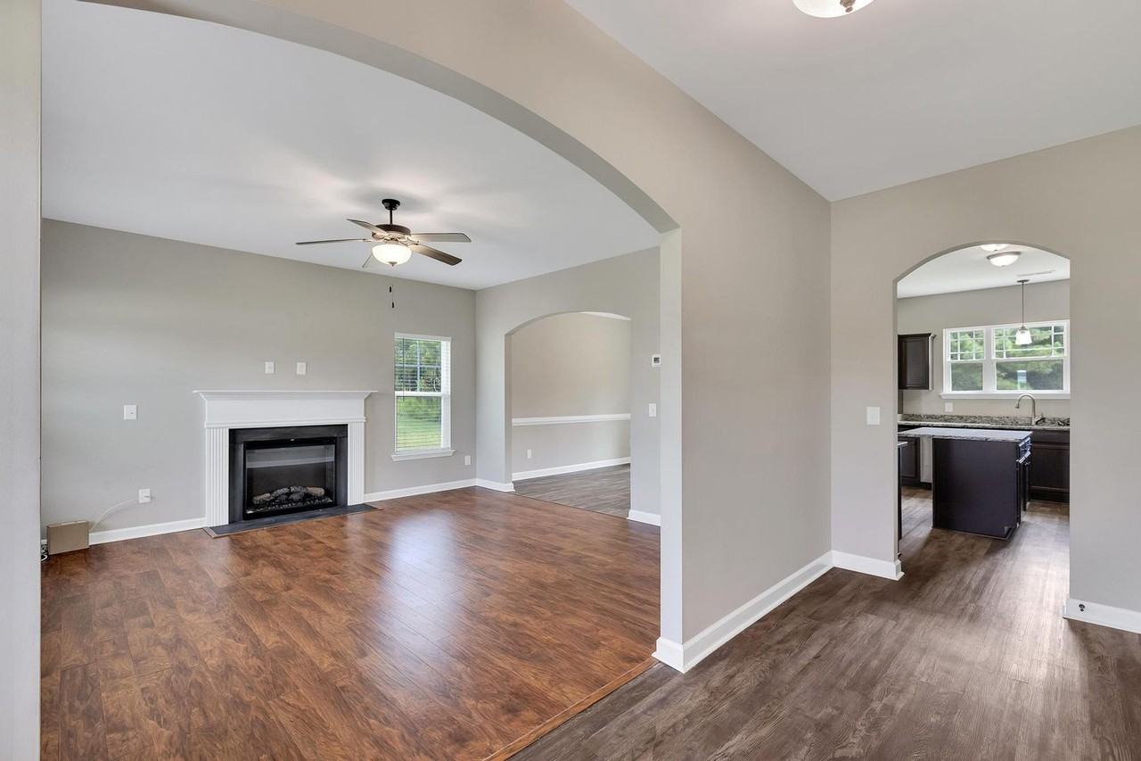 211 Purple Martin Dr - Photo 3 of 20