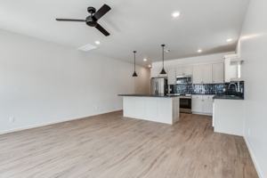 featured image of 637 W 2nd St