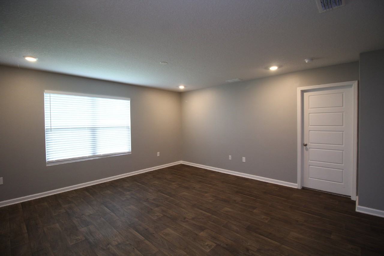2324 Kirkwood Dr - Photo 2 of 18
