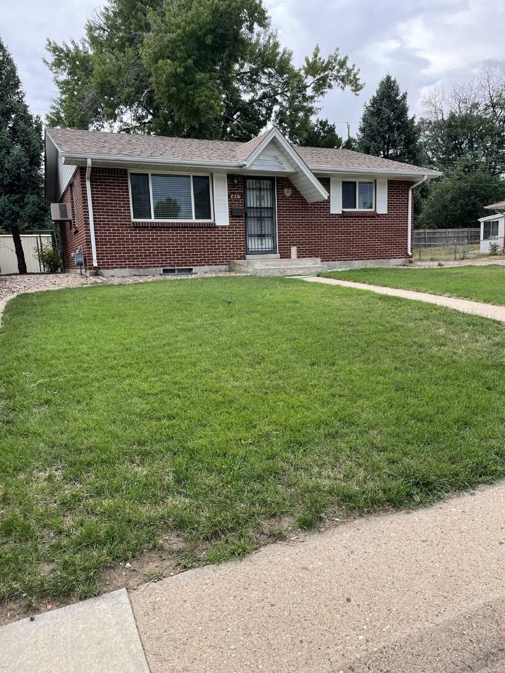 8230 W Louisiana Ave - Photo 3 of 18