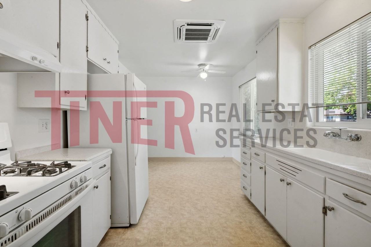 2001 56th St - Photo 3 of 22