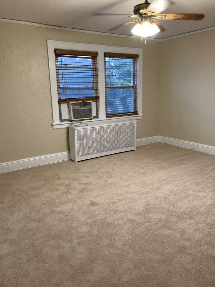 424 Undercliff Ave #1 - Photo 2 of 12